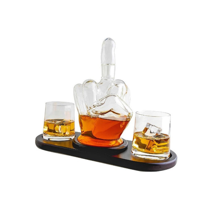 Set decantor din sticla 750ml in forma de mana + 2 pahare si suport din lemn, transparent-maro inchis