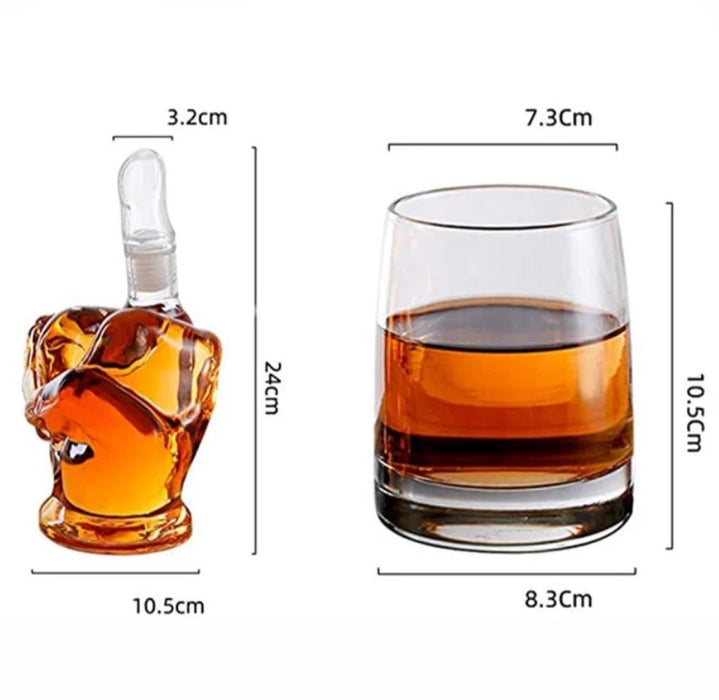 Set decantor din sticla 750ml in forma de mana + 2 pahare si suport din lemn, transparent-maro inchis